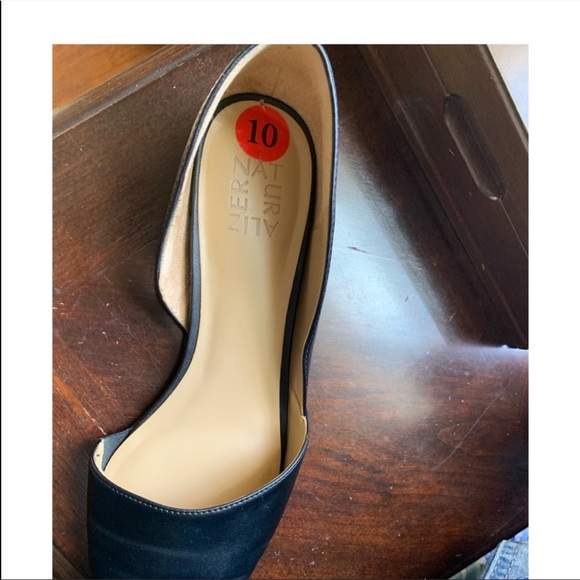 Work flats - Picture 1 of 4